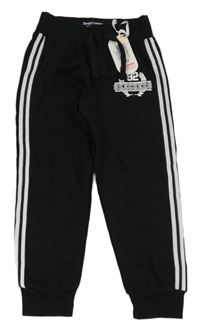 Nové - Černé tepláky s potiskem a proužky Skechers