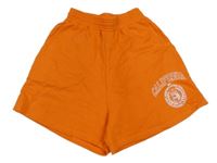 Oranžové teplákové kraťasy s nápisem 