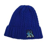 Safírová pletená čepice s písmenem River Island