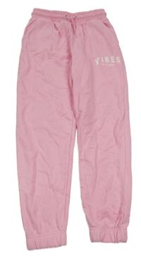 Růžové tepláky s nápisem Matalan