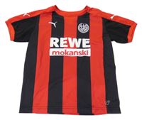Červeno-černý pruhovaný fotbalový dres s nápisem Puma 