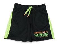 Černo-neonově zelené sportovní kraťasy s nápisem Yigga
