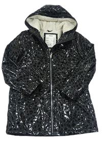 Černá vzorovaná pogumovaná zateplená bunda s kapucí M&S