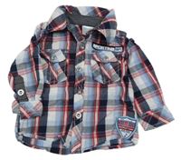 Tmavomodro-bílo-červeno-modrá kostkovaná košile s nášivkami a nápisy Dirkje