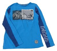 Modro-tmavomodré triko se snowboardistou C&A