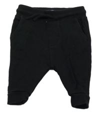 Černé tepláky Next