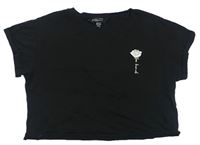 Černé crop tričko s květem New Look