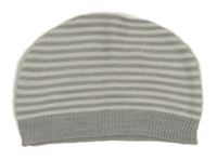Šedo-bílá pruhovaná čepice 