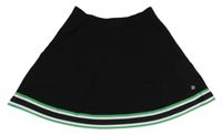 Černá kolová sukně se zeleným lemem 