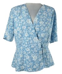 Dámská světlemodro-bílá květovaná halenka Primark 