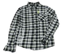 Černo-bílá kostkovaná flanelová košile s nápisy Chapter Young 