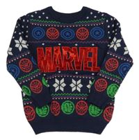 Tmavomodrý svetr s hrdiny Marvel