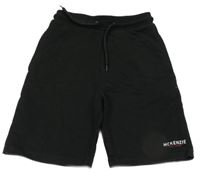 Černé teplákové kraťasy s logem McKenzie