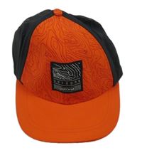 Červeno-černá funkční kšiltovka s nášivkou a vzorem Quechua