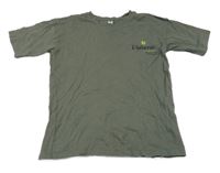 Tmavokhaki tričko s nápisem Chapter Young