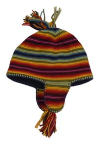 Barevně pruhovaná čepice s třásněmi 