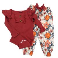 2Set - Bílé tepláky s kytičkami  a mašlí + vínové žebrované body s volánky