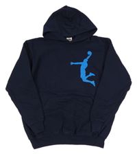 Tmavomodrá mikina se sportovcem a kapucí Fruit of the Loom