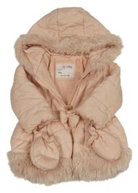 Světlepudrový prošívaný šusťákový zimní kabát s kapucí a kožešinou M&Co