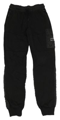 Černé tepláky s šusťákovou kapsou Primark