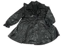 Černý koženkový kabát