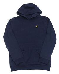 Tmavomodrá mikina s nášivkou a kapucí Lyle&Scott