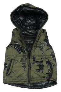 Khaki army šusťáková zateplená vesta s kapucí