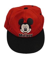Červeno-černá kšiltovka s Mickeym 