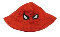 Červený klobouk se Spidermanem