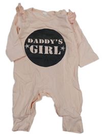 Světlerůžový overal s nápisem a volánky 