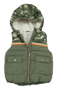 Khaki-army prošívaná šusťáková zateplená vesta s kapucí F&F