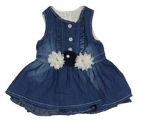 Tmavomodré riflové šaty s tylovými květinami v pase 