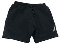 Černé sportovní kraťasy F&F