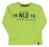 Světlezelené triko s nápisy 