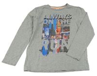 Šedé triko s obrázkem S. Oliver