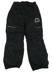 Černé šusťákové oteplovačky s nápisem C&A