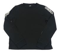 Černá mikinotriko s nápisy 