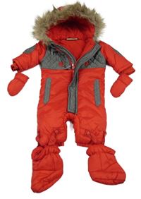 Červeno-šedá šusťáková zimní kombinéza s kapucí s kožešinou + rukavice + boty 