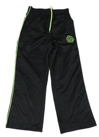 Černo-zelené sportovní tepláky s potiskem  