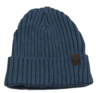 Modrošedá žebrovaná úpletová čepice s nášivkou Next