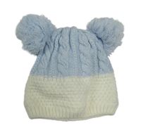 Bílo-modrá pletená podšitá čepice s bambulemi 