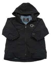 Černá šusťáková jarní bunda s potiskem a kapucí Zara