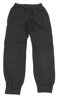 Tmavošedé tepláky se srdíčkem Fammy