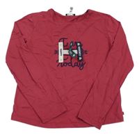 Malinové triko s nápisem a nášivkami Okaidi