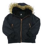 Černá šusťáková zimní bunda s kapucí s kožíškem  V By Very 