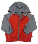 Červeno-šedá šusťáková jarní bunda s nápisem a kapucí 