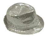 Stříbrný klobouk s flitry