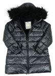 Černý třpytivý prošívaný šusťákový zimní kabát s kapucí s kožešinou M&S