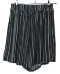 Dámské černo-bílé vzorované sukňové kraťasy 