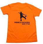 Neonově oranžové sportovní tričko s fotbalistou 